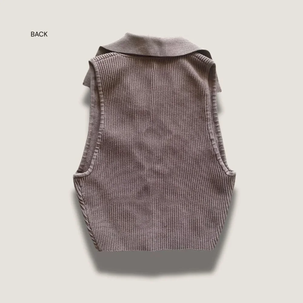 Collared Ribbed Crop Top - Picture 4 of 4